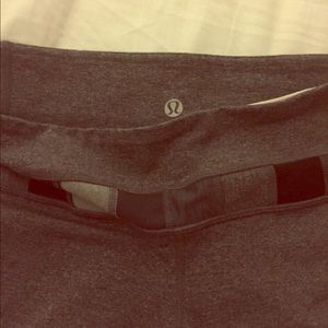 Lululemon cropped yoga pants